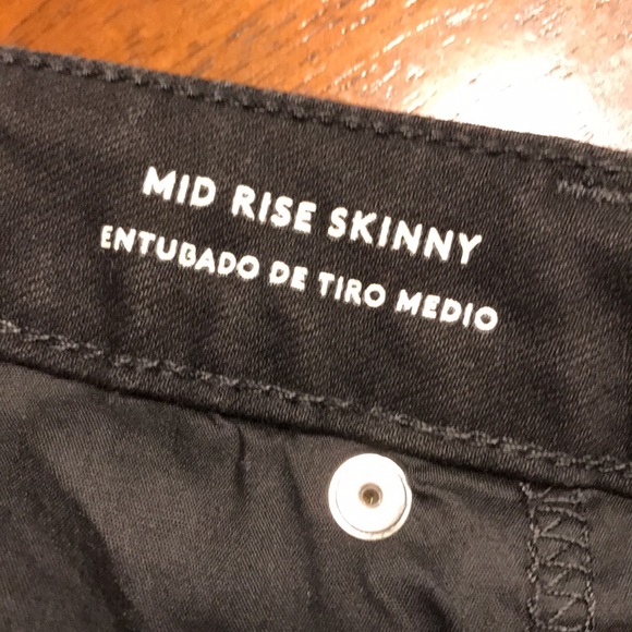 Universal Thread Mid Rise Skinny Distressed Jeans Raw Hem - Picture 9 of 15